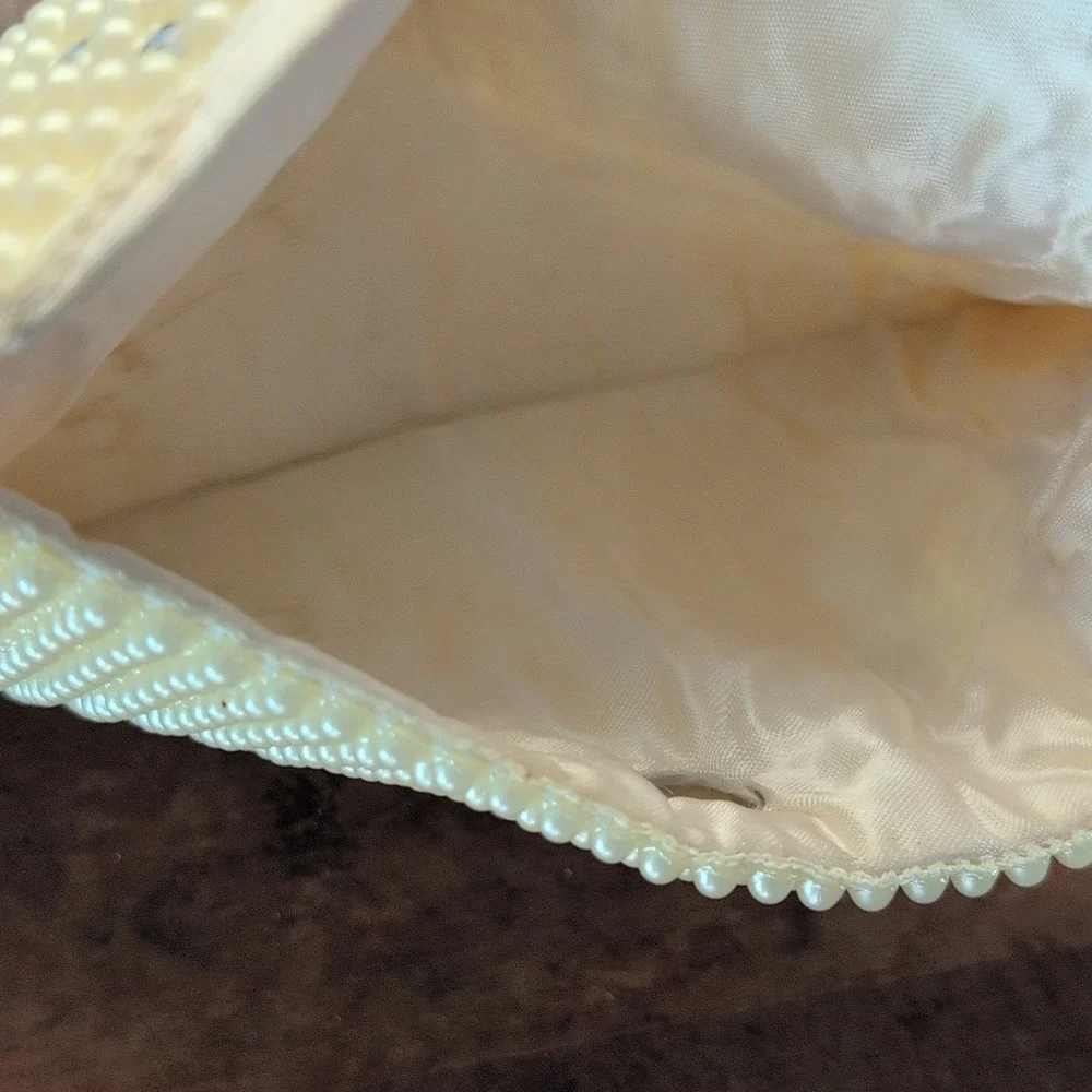 Vintage Women's Ivory Synthetic Faux Pearl Beaded Clutch Wallet Snap